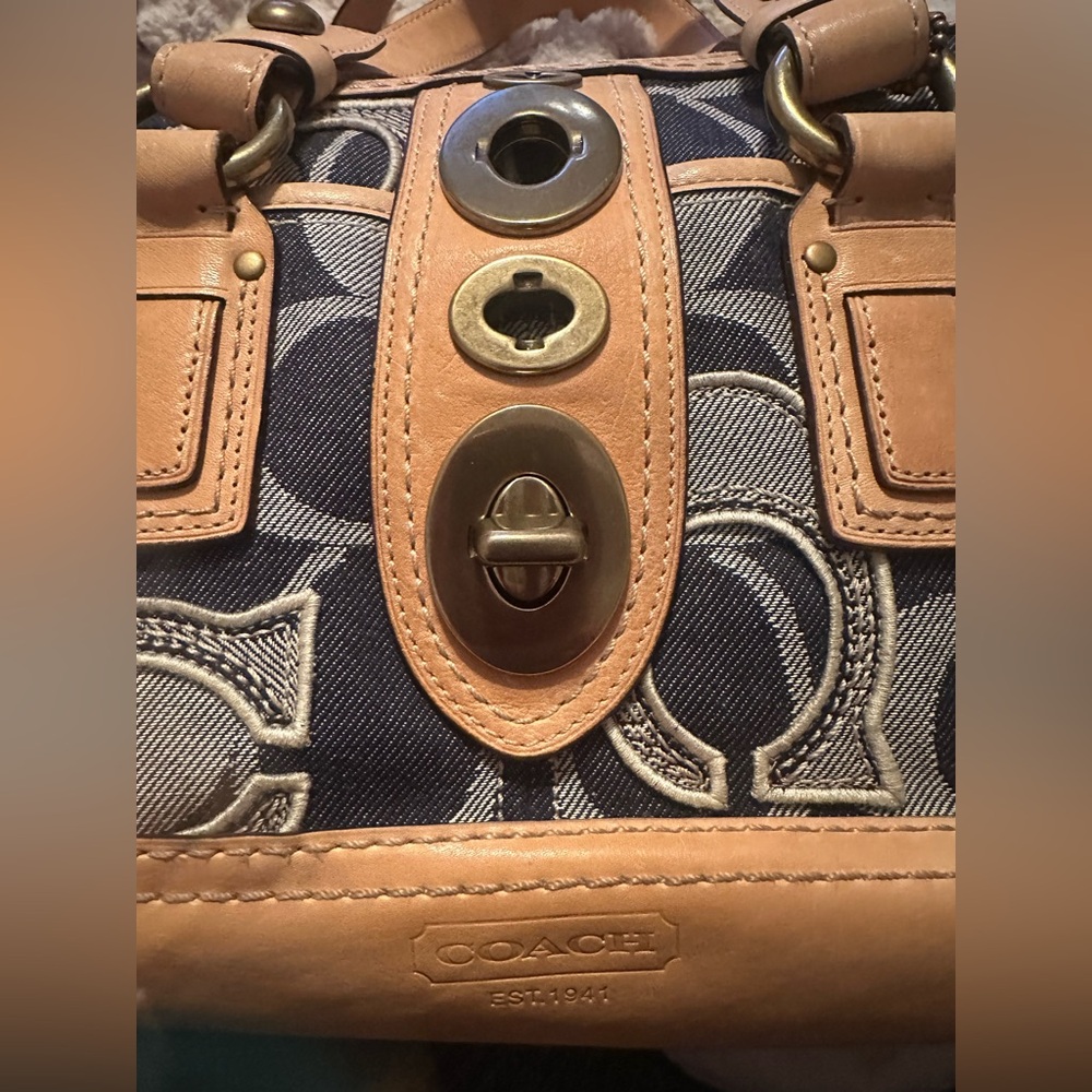 Authentic Coach Vintage Legacy Denim Sig. Medium Lily Handbag!! RARE - Picture 11 of 15